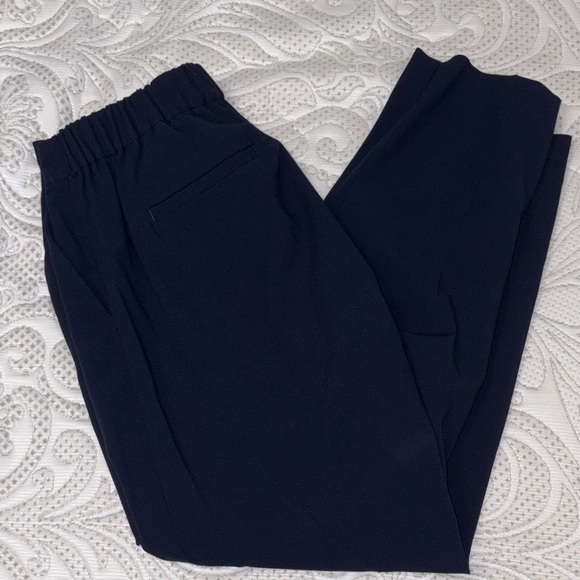 Banana Republic Women’s Navy Pants - Picture 1 of 4